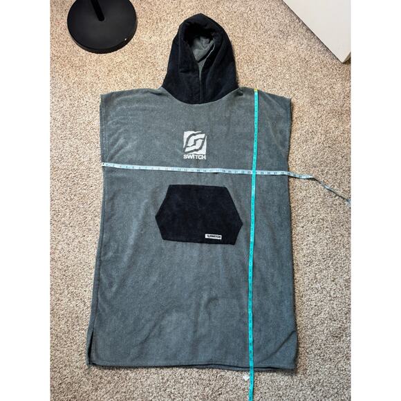 SWITCH Kiteboarding Towel blanket for Changing;  Hooded Poncho - Picture 5 of 9